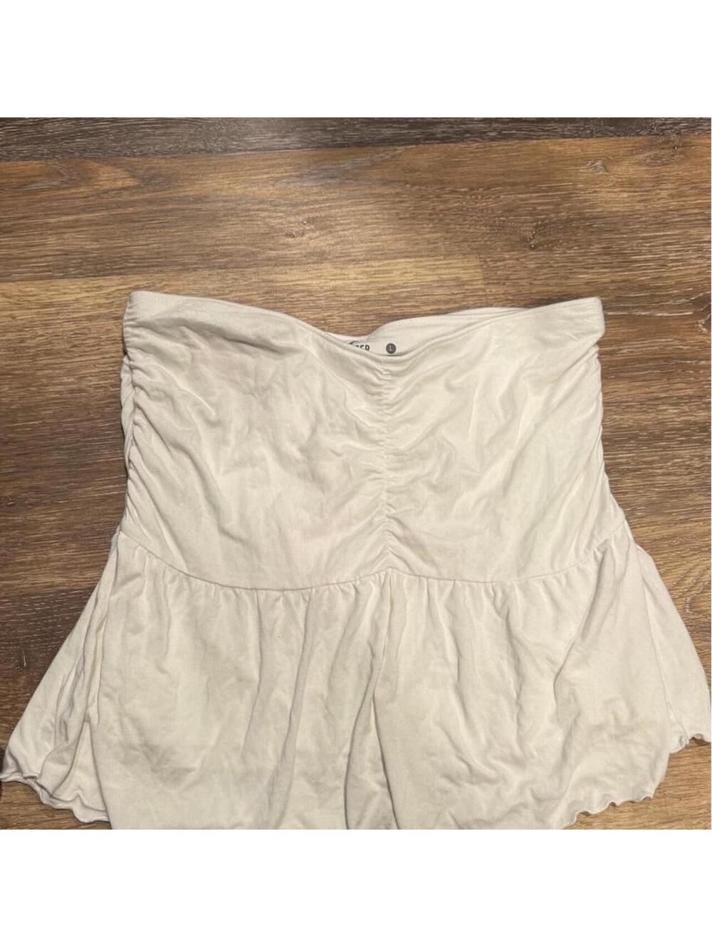 Hollister Co. Women's White and Cream Crop-top